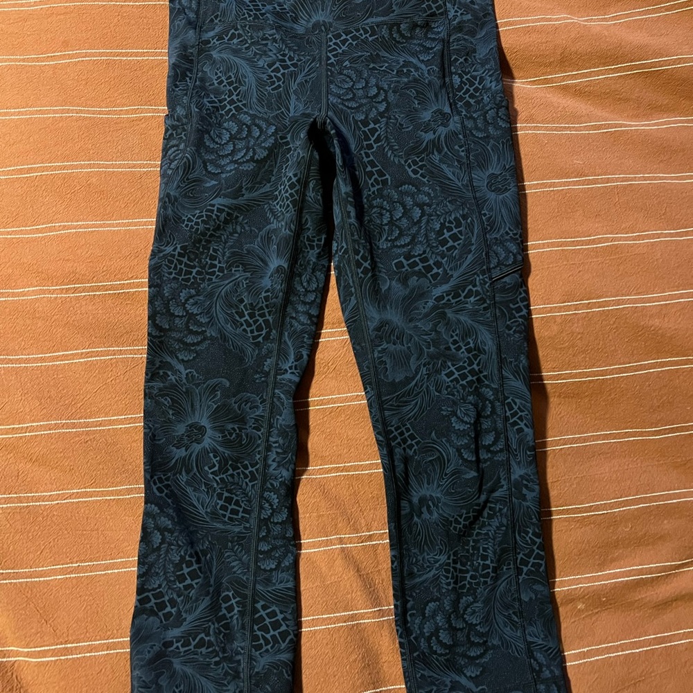 LULULEMON - Picture 2 of 5